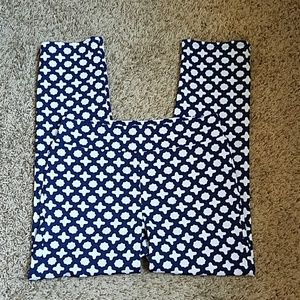 Adorable Mud Pie ankle length leggings